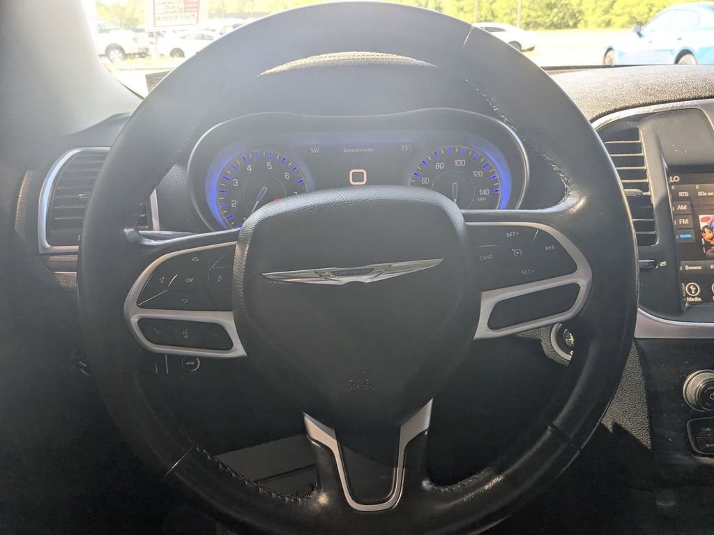Used 2019 Chrysler 300 Touring w/ Chrome Appearance Package RWD image 20