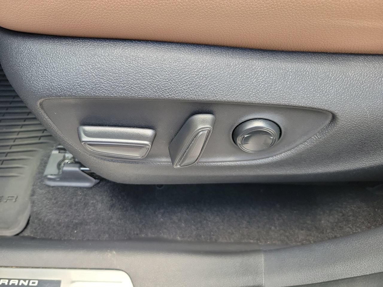 Used 2025 Toyota Grand Highlander AWD Hybrid image 19