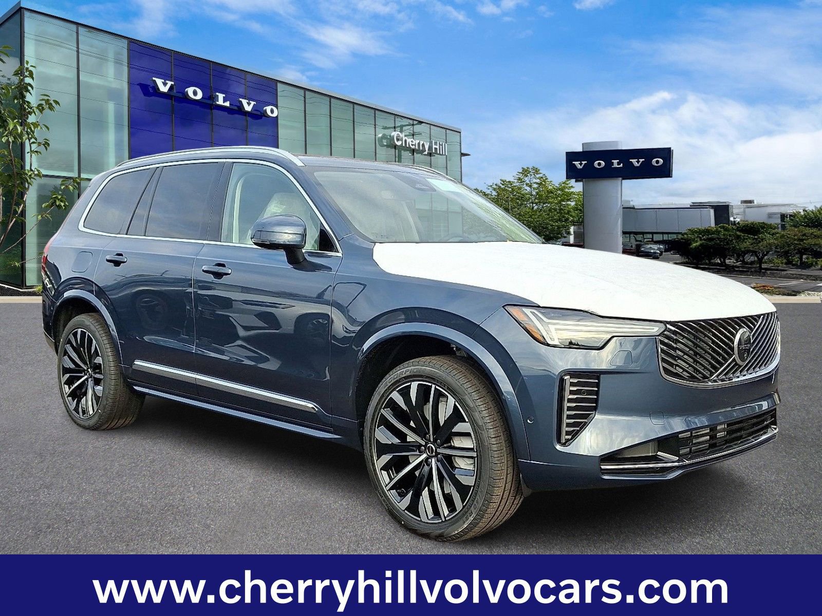 New 2026 Volvo XC90 T8 Ultra
