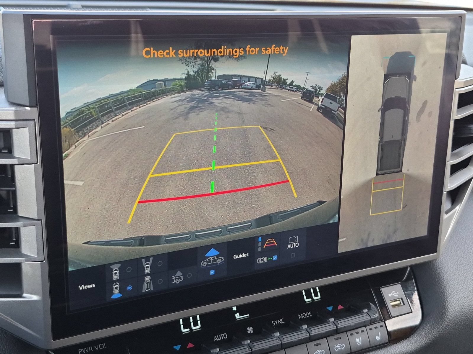 Used 2025 Toyota Tundra Limited AWD/4WD image 17
