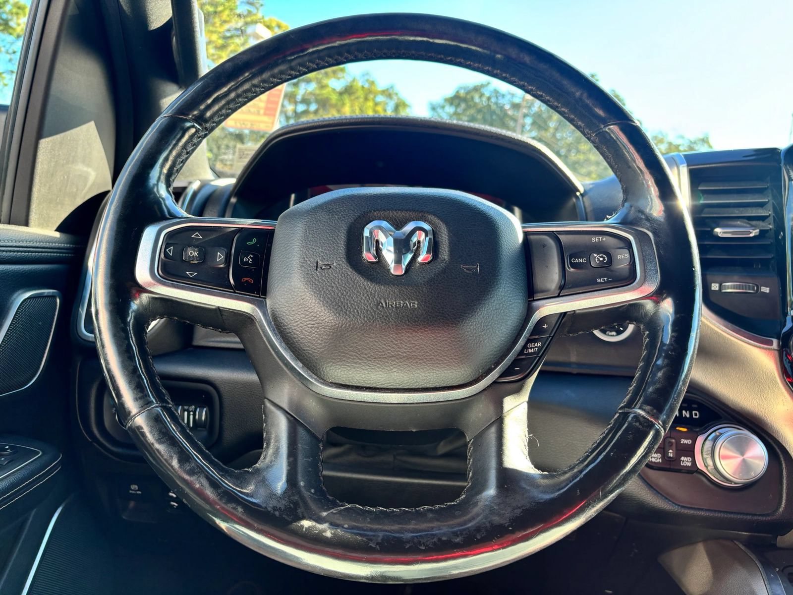 Used 2019 RAM 1500 Laramie AWD/4WD image 36