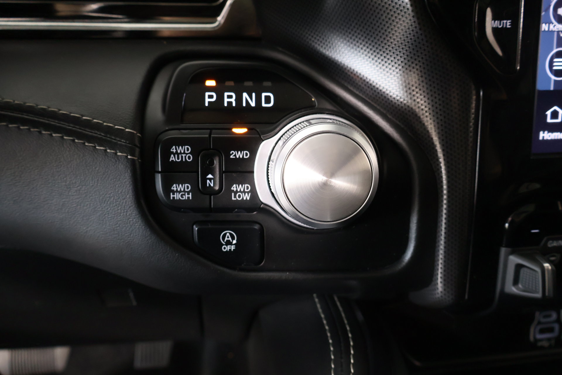 Used 2025 RAM 1500 Limited AWD/4WD image 9