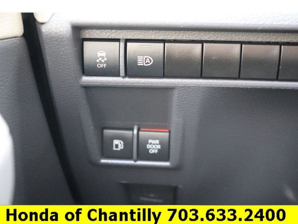 Used 2024 Toyota Sienna XLE image 16