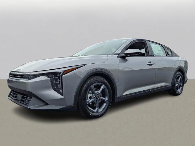 New 2025 Kia K4 LXS image 2