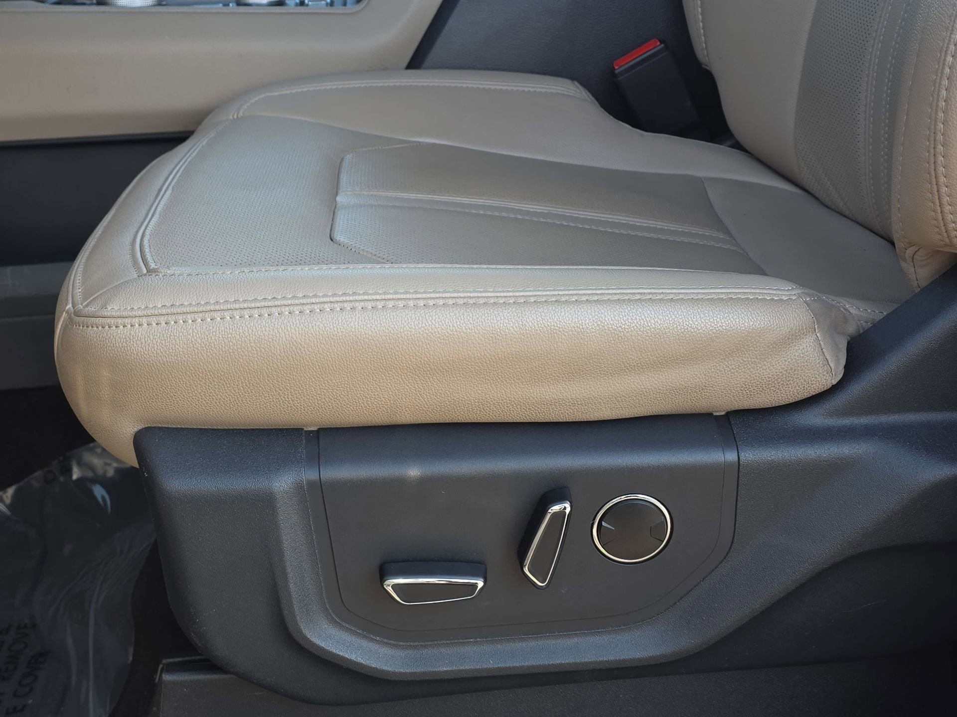 Used 2024 Ford Expedition Limited AWD/4WD image 28