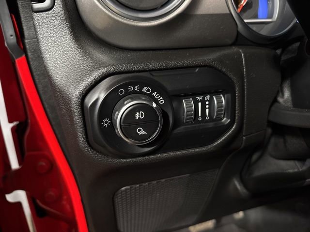 Used 2020 Jeep Gladiator Overland w/ LED Lighting Group image 11