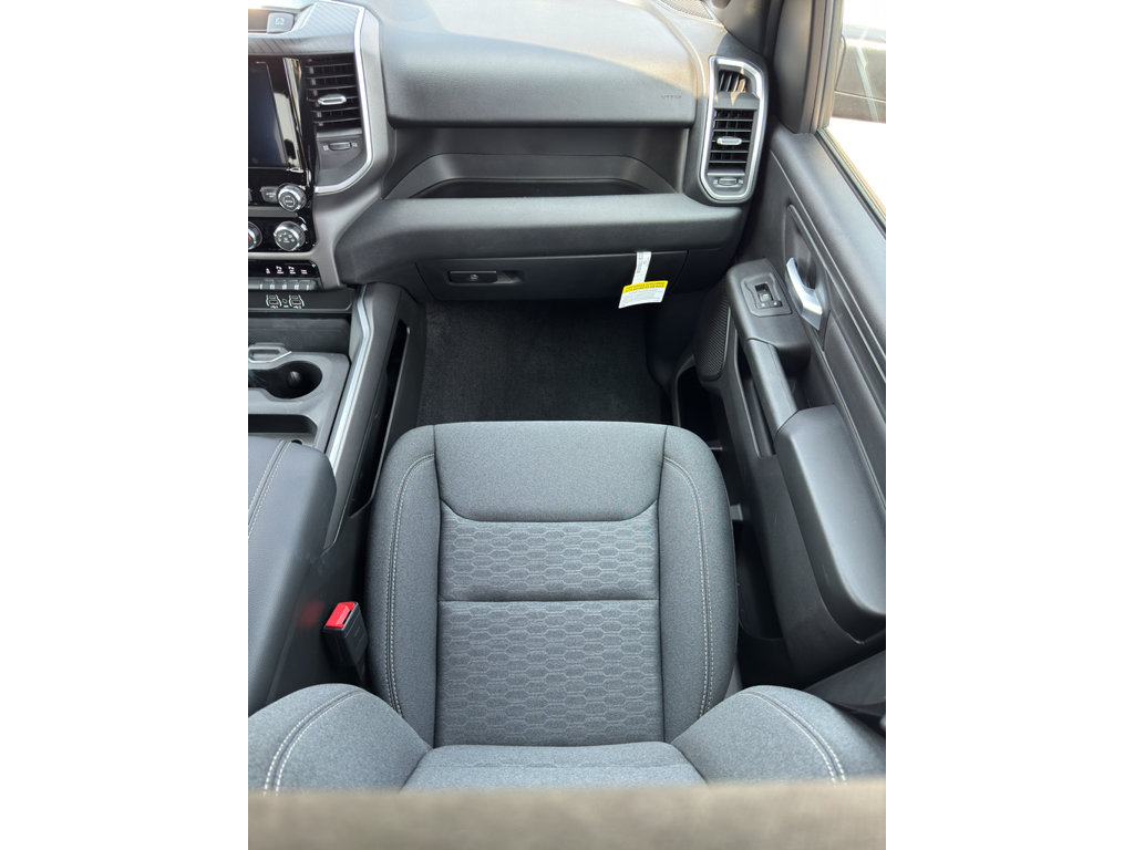 New 2026 RAM 1500 Express AWD/4WD image 18