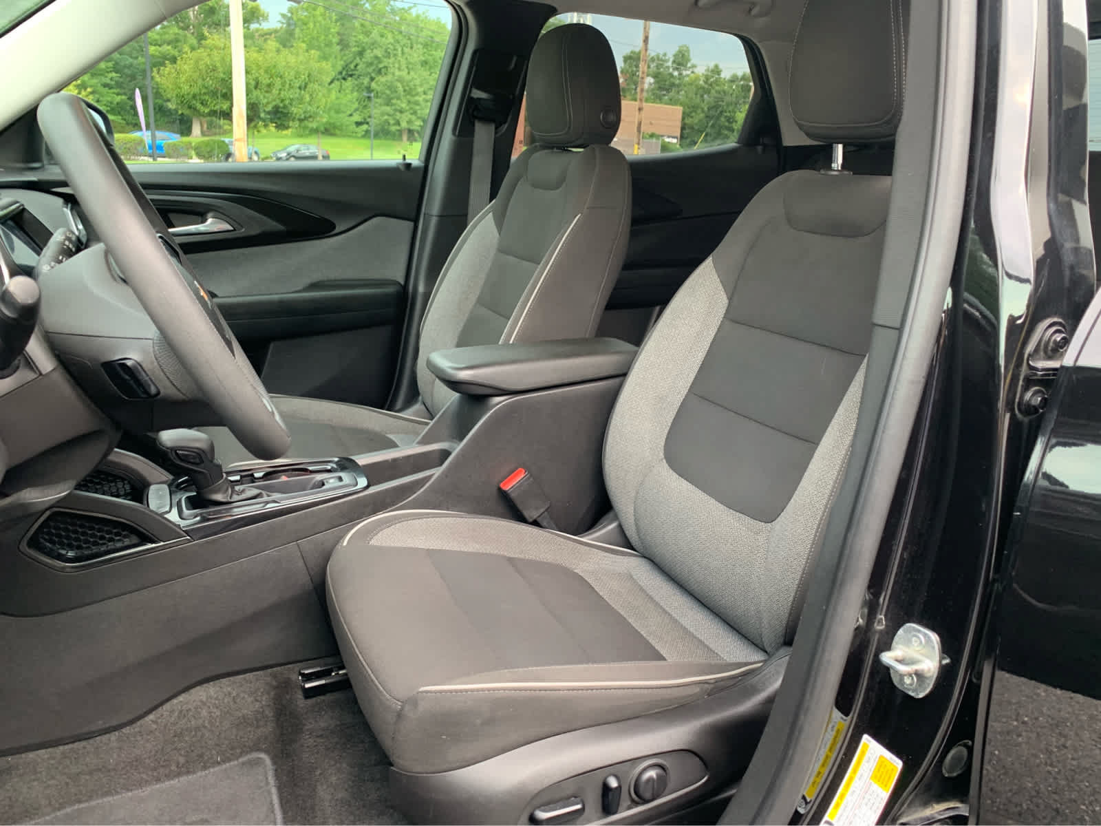 Used 2021 Chevrolet TrailBlazer LT w/ Convenience Package FWD image 12