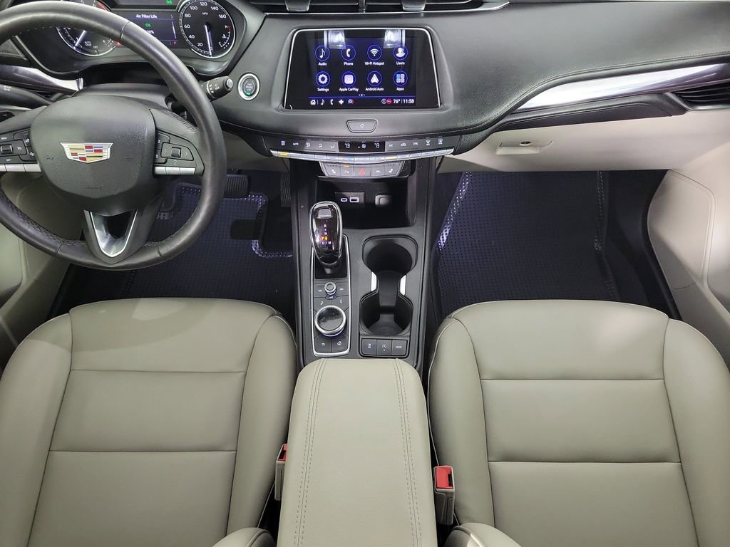 Used 2023 Cadillac XT4 Luxury w/ Cold Weather Package image 15