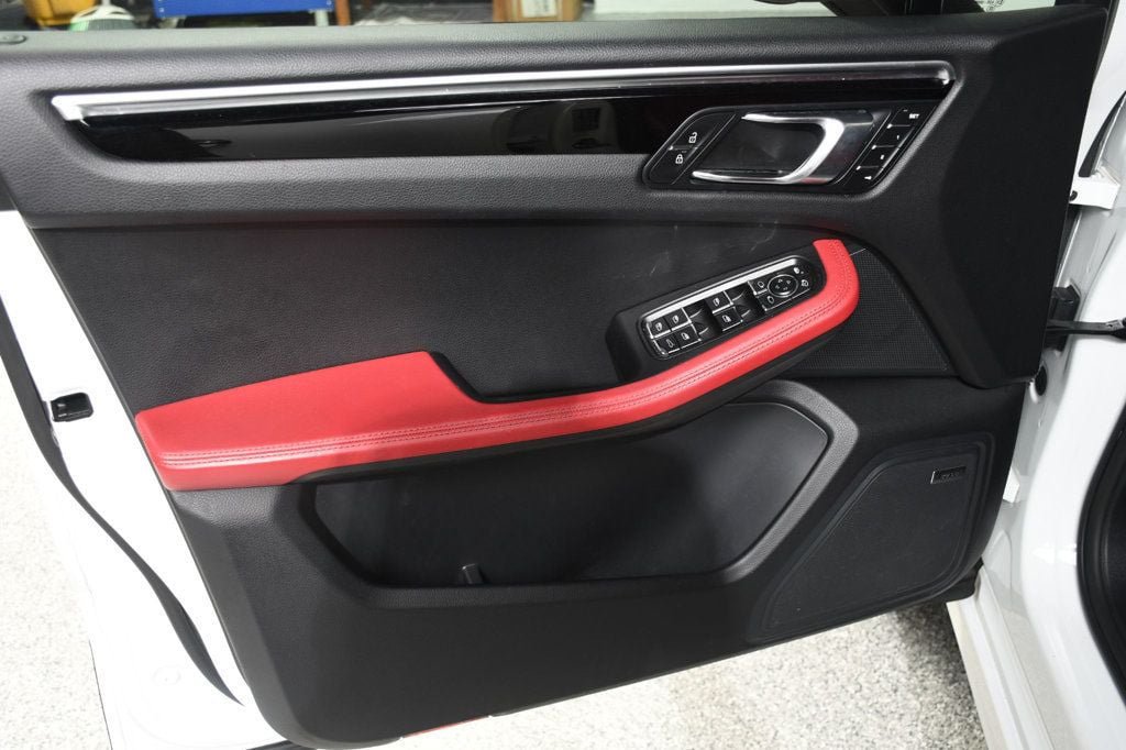 Used 2020 Porsche Macan S AWD/4WD image 22