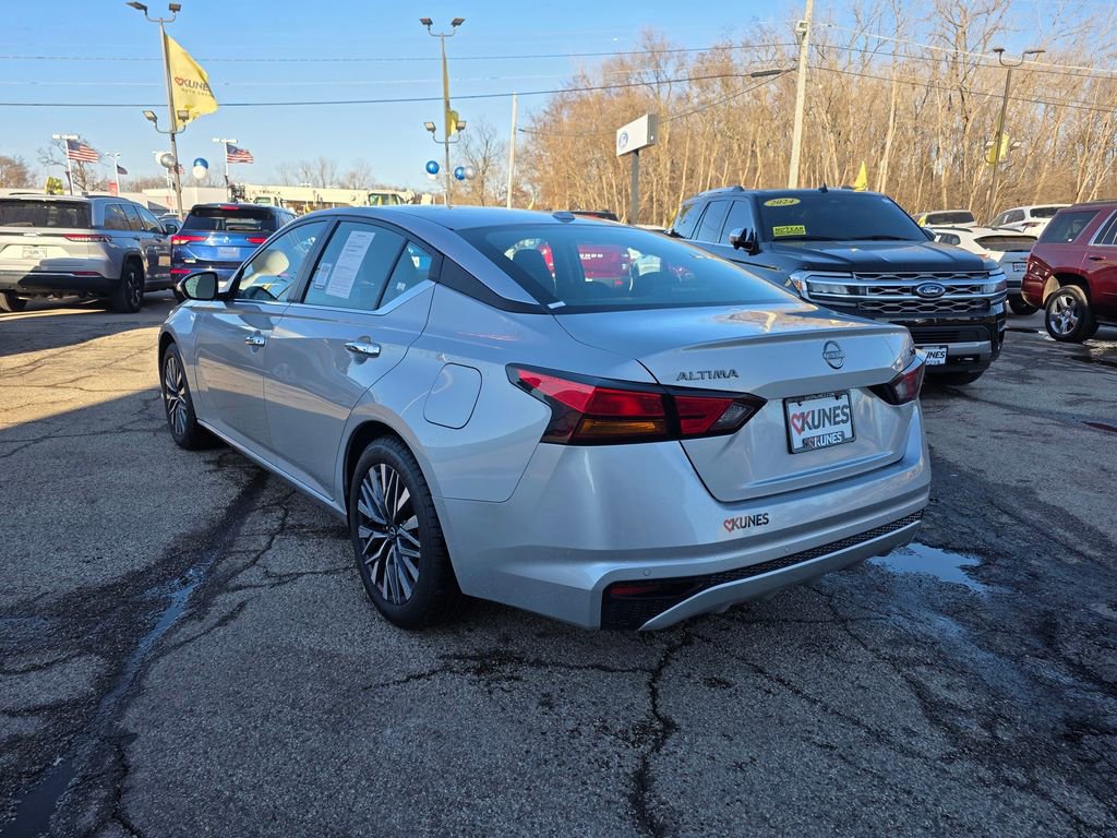 Used 2023 Nissan Altima 2.5 SV FWD image 10