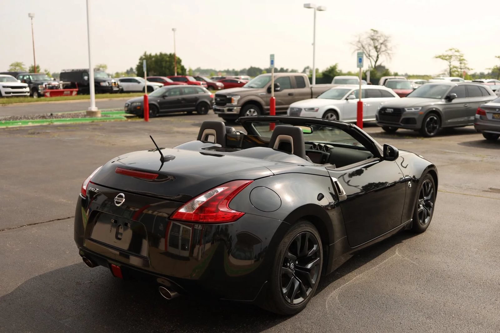 Used 2019 Nissan 370Z Touring RWD image 5