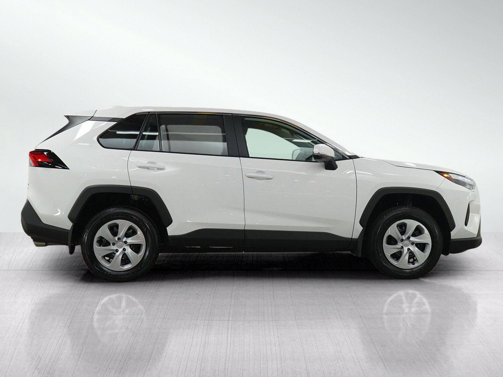 Used 2025 Toyota RAV4 LE AWD/4WD image 6