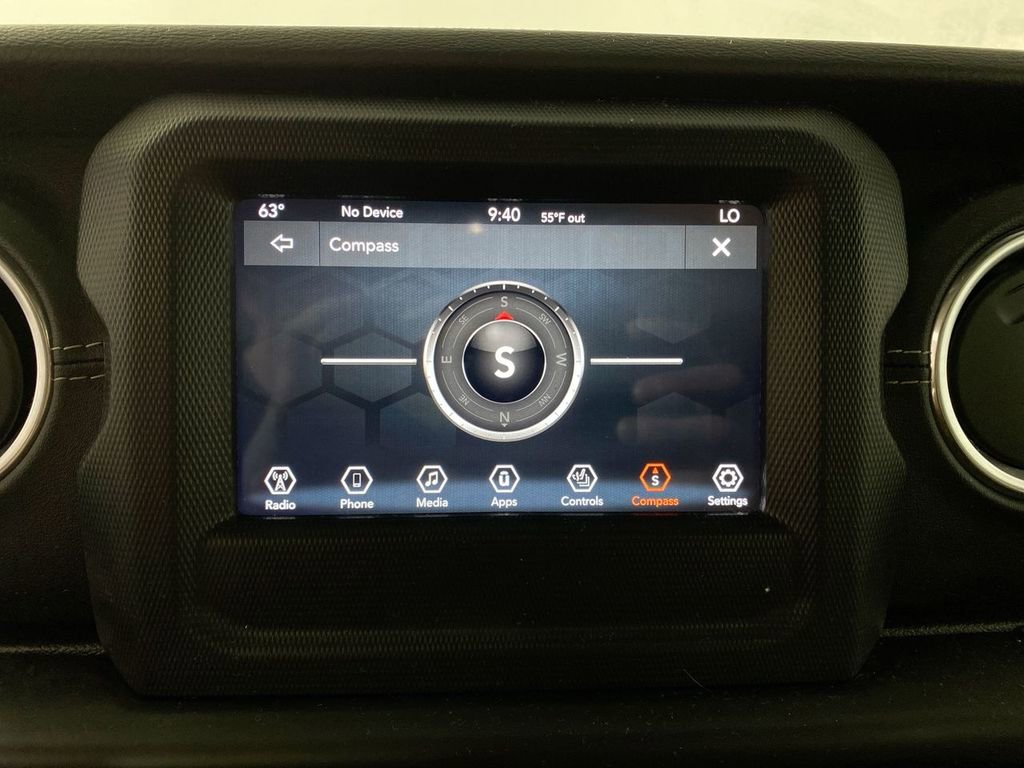 Used 2018 Jeep Wrangler Unlimited Sahara w/ Cold Weather Group image 16