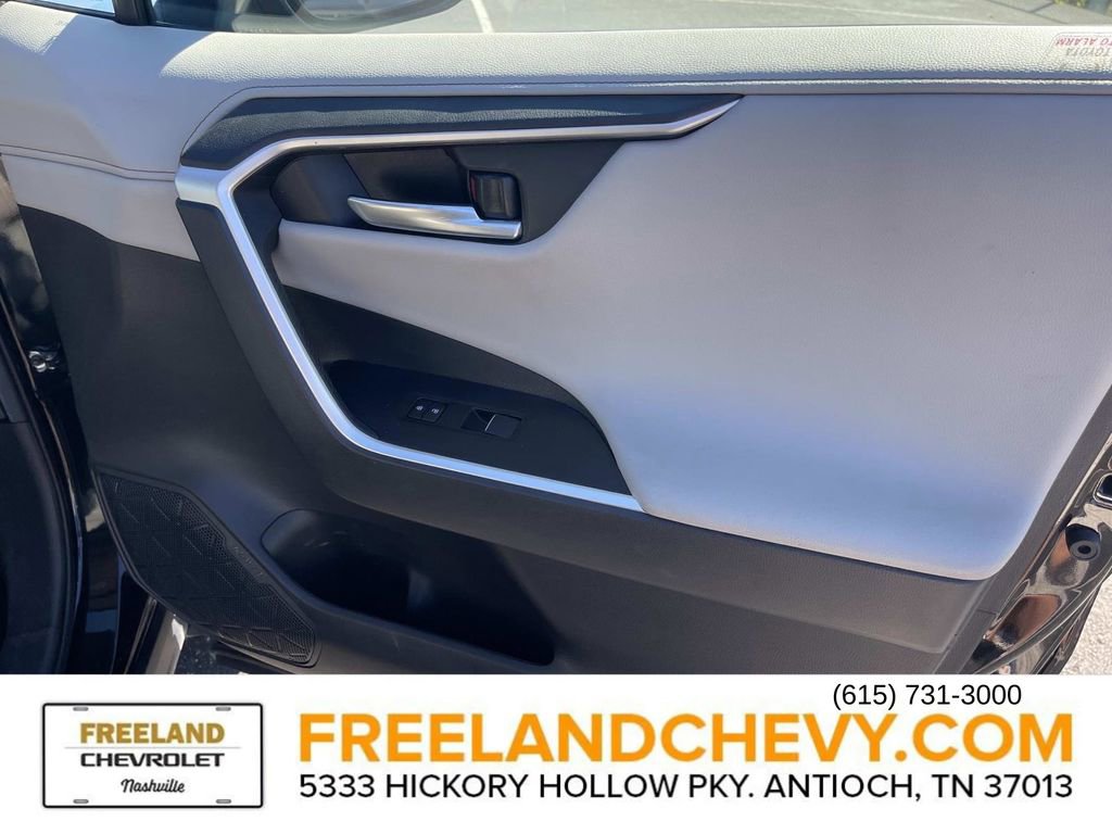 Used 2021 Toyota RAV4 Limited image 27