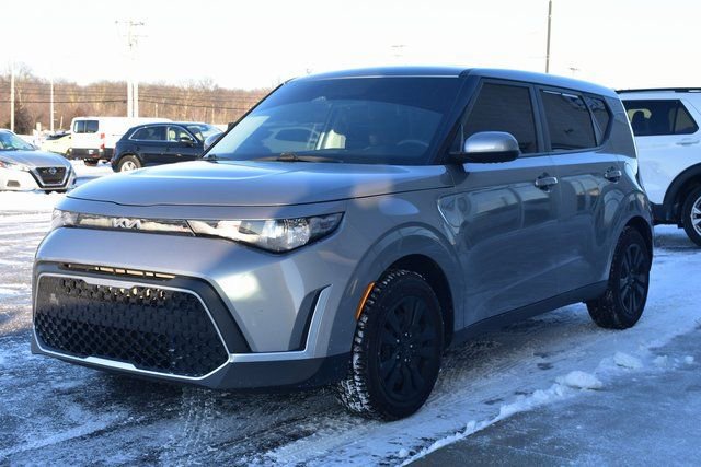 Used 2023 Kia Soul LX image 12