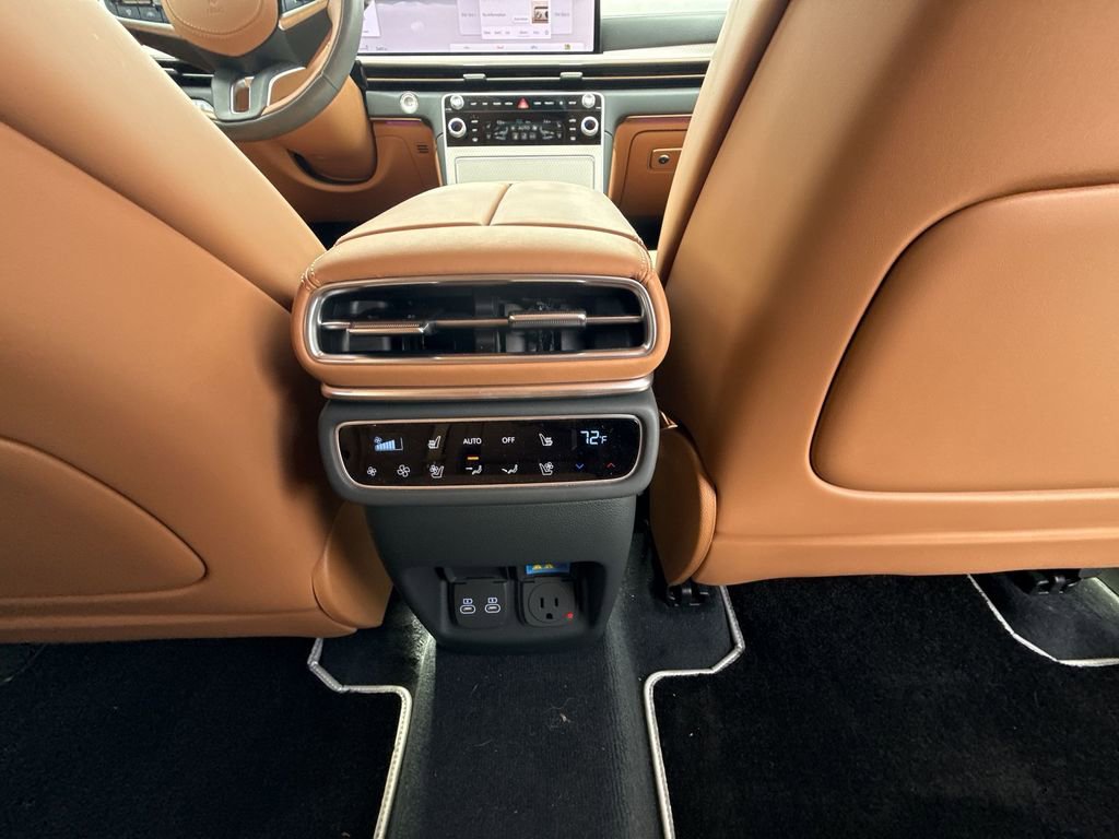 Used 2025 Genesis GV80 3.5T Prestige image 18