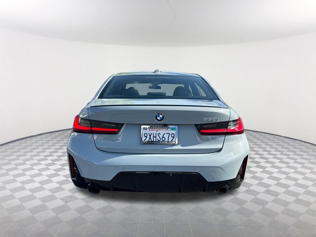 Used 2026 BMW 330i Sedan w/ M Sport Package RWD image 5