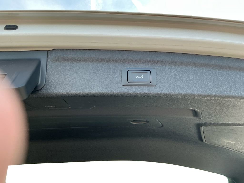 Used 2025 Audi Q3 2.0T Premium image 24