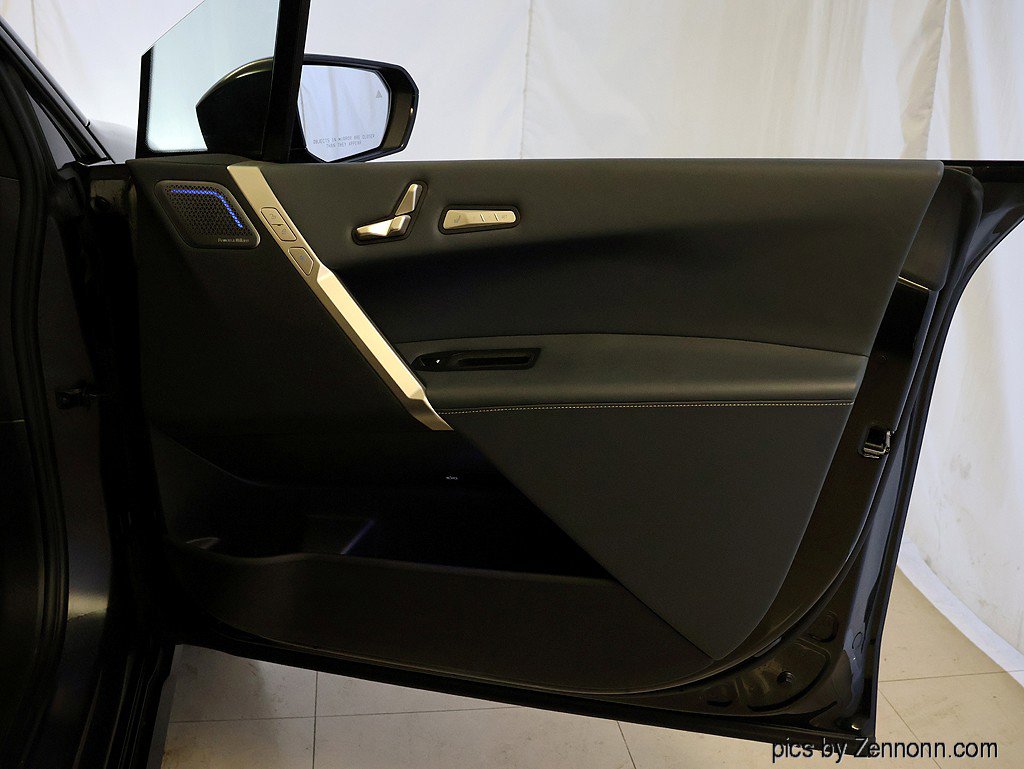 Used 2023 BMW iX M60 image 35