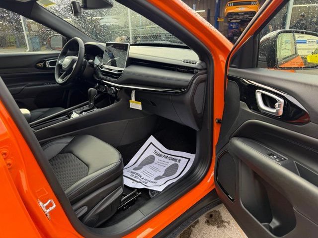 New 2026 Jeep Compass Latitude AWD/4WD image 27