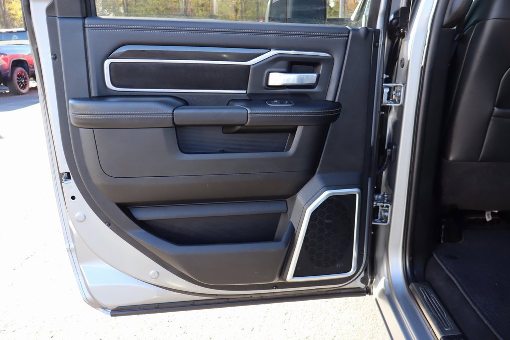 Used 2022 RAM 3500 Laramie w/ Night Edition image 29