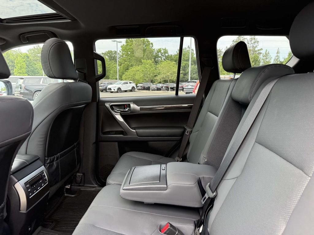 Used 2023 Lexus GX 460 Premium w/ Premium Package AWD/4WD image 17