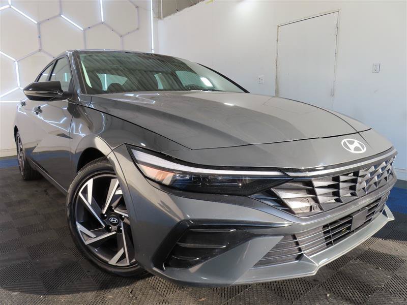 Used 2025 Hyundai Elantra SEL FWD image 3