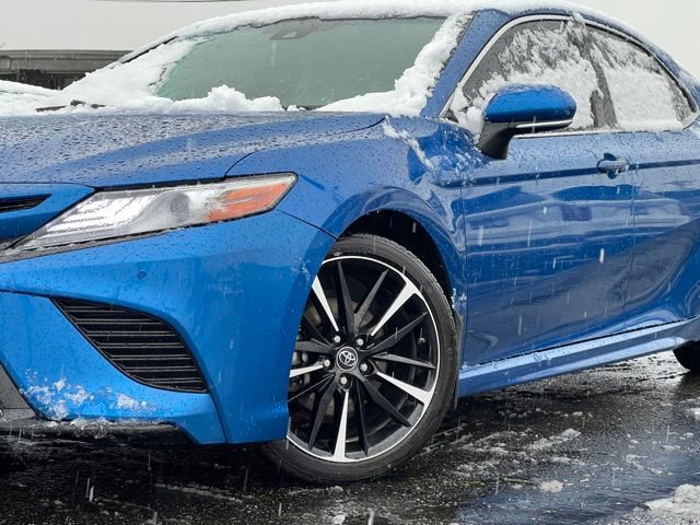 Used 2018 Toyota Camry XSE image 2