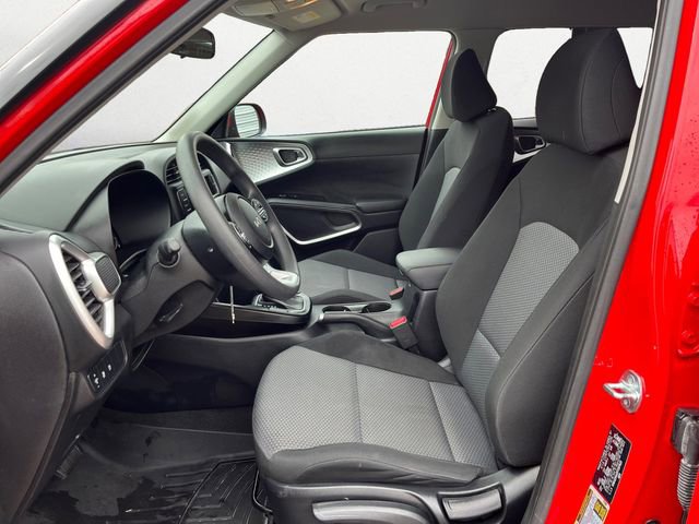 Used 2023 Kia Soul LX w/ LX Technology Package image 11