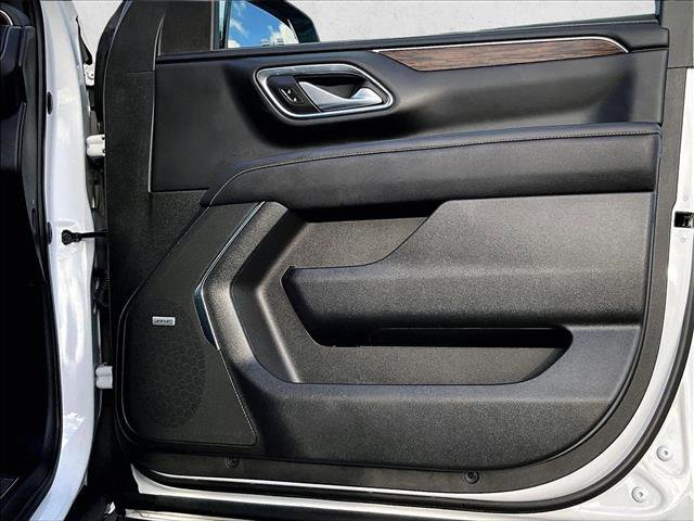 Used 2023 Chevrolet Suburban Premier image 19