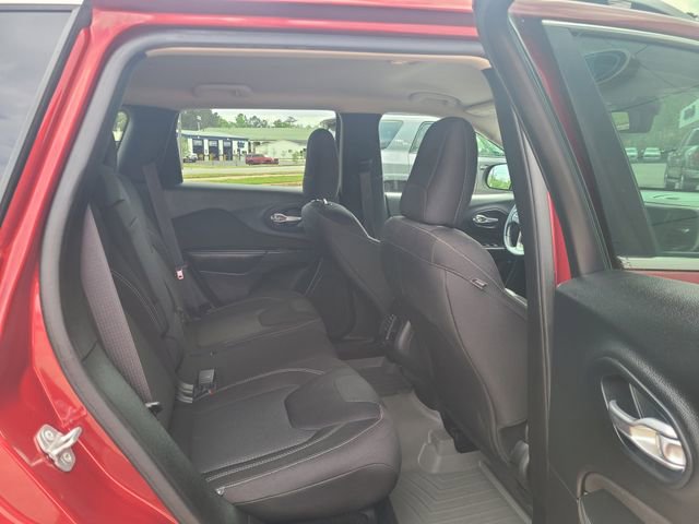 Used 2015 Jeep Cherokee Latitude w/ Comfort/Convenience Group image 5