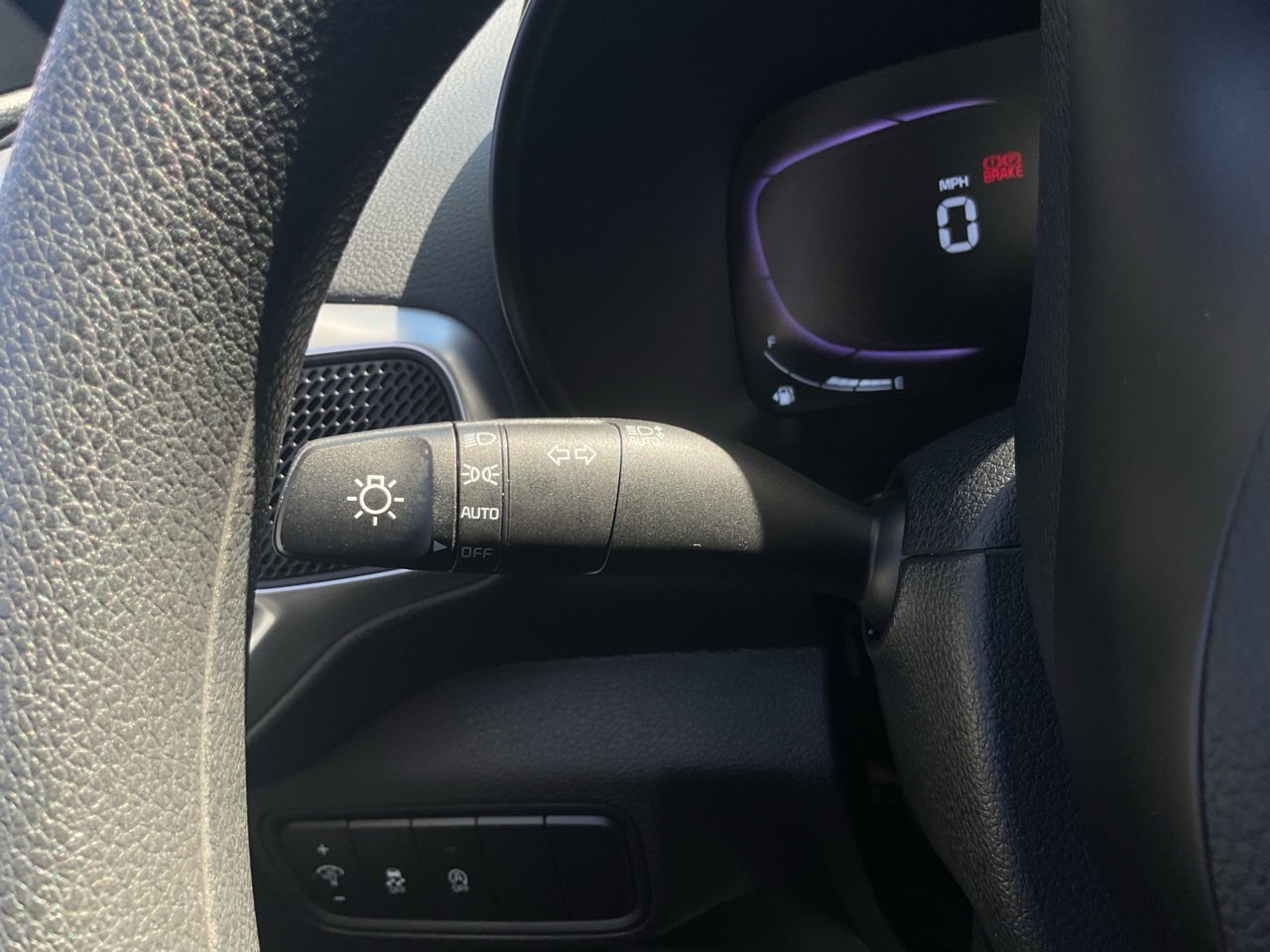 Used 2025 Kia Soul LX w/ LX Technology Package FWD image 35