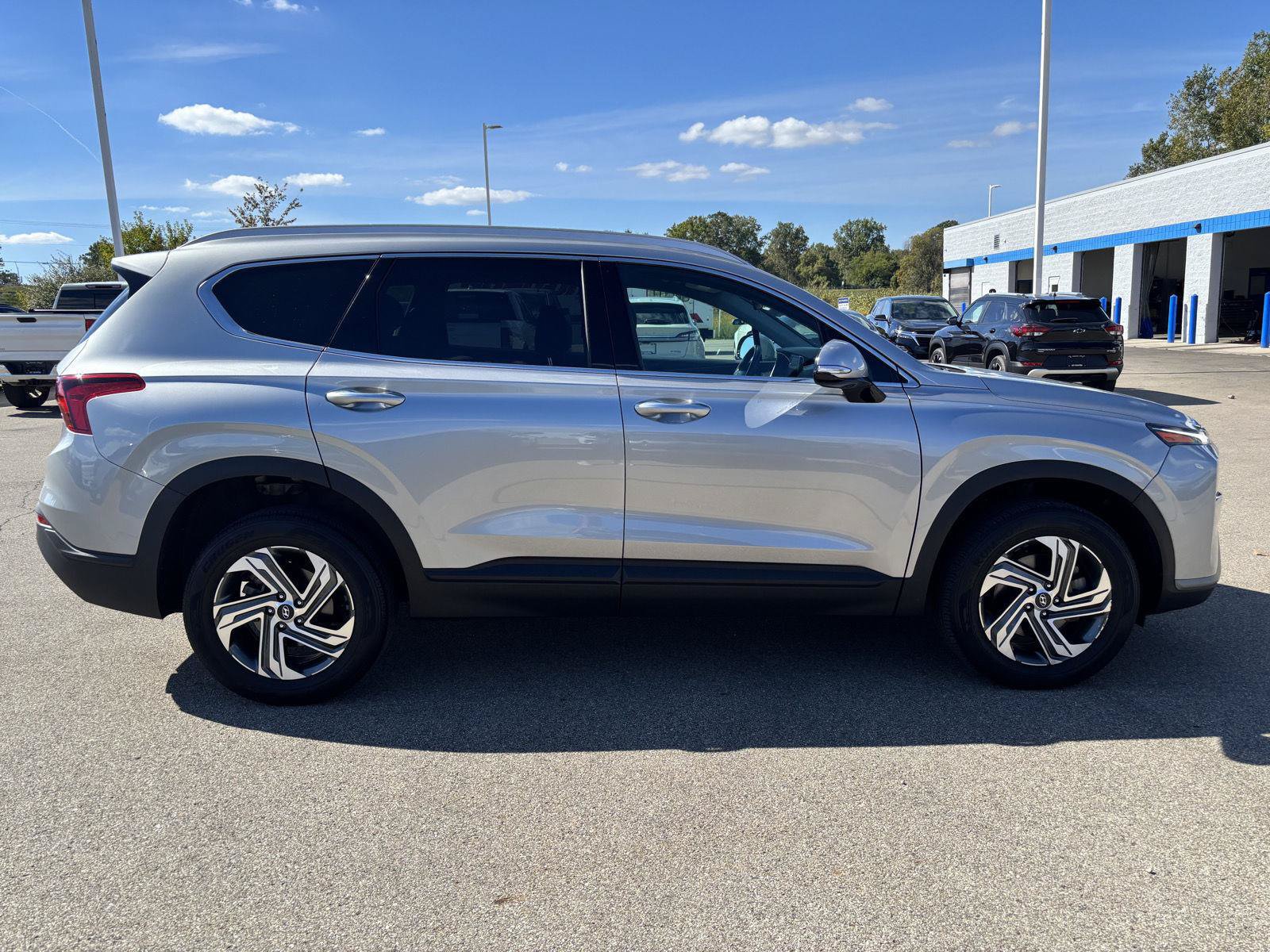 Used 2023 Hyundai Santa Fe SEL w/ Cargo Package AWD/4WD image 4