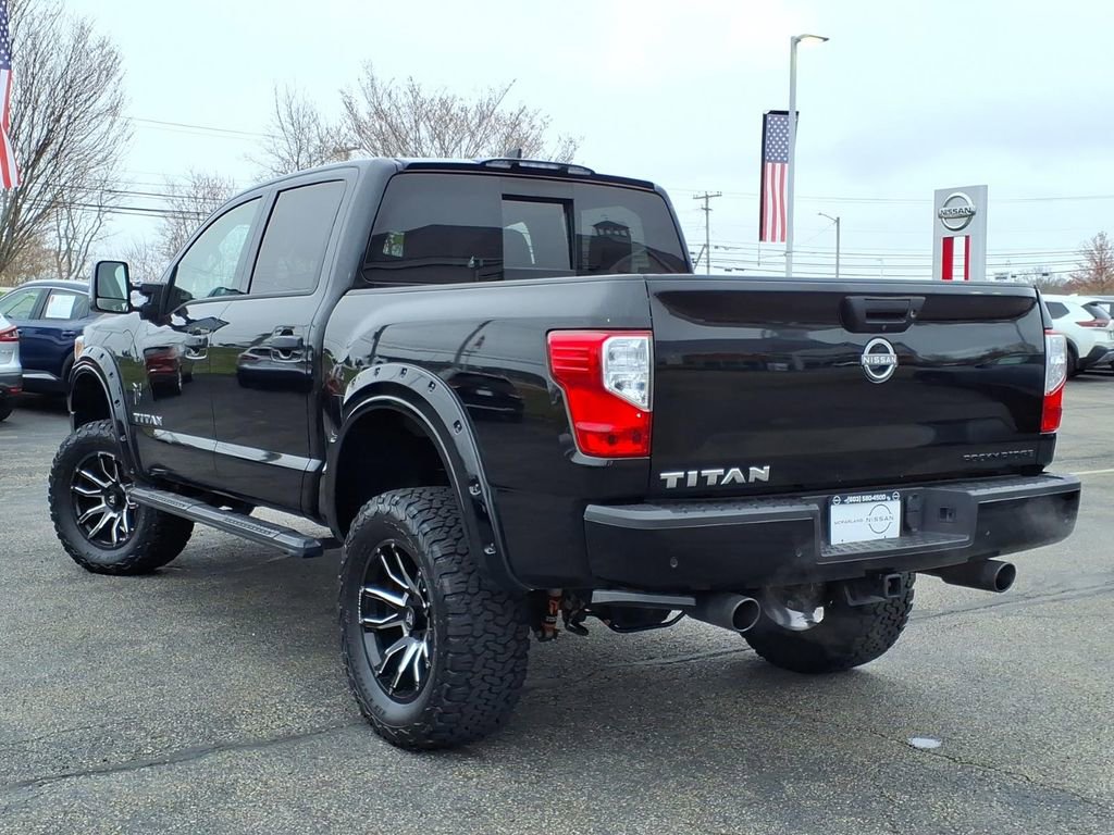 Used 2023 Nissan Titan SV w/ SV Convenience Package AWD/4WD image 5