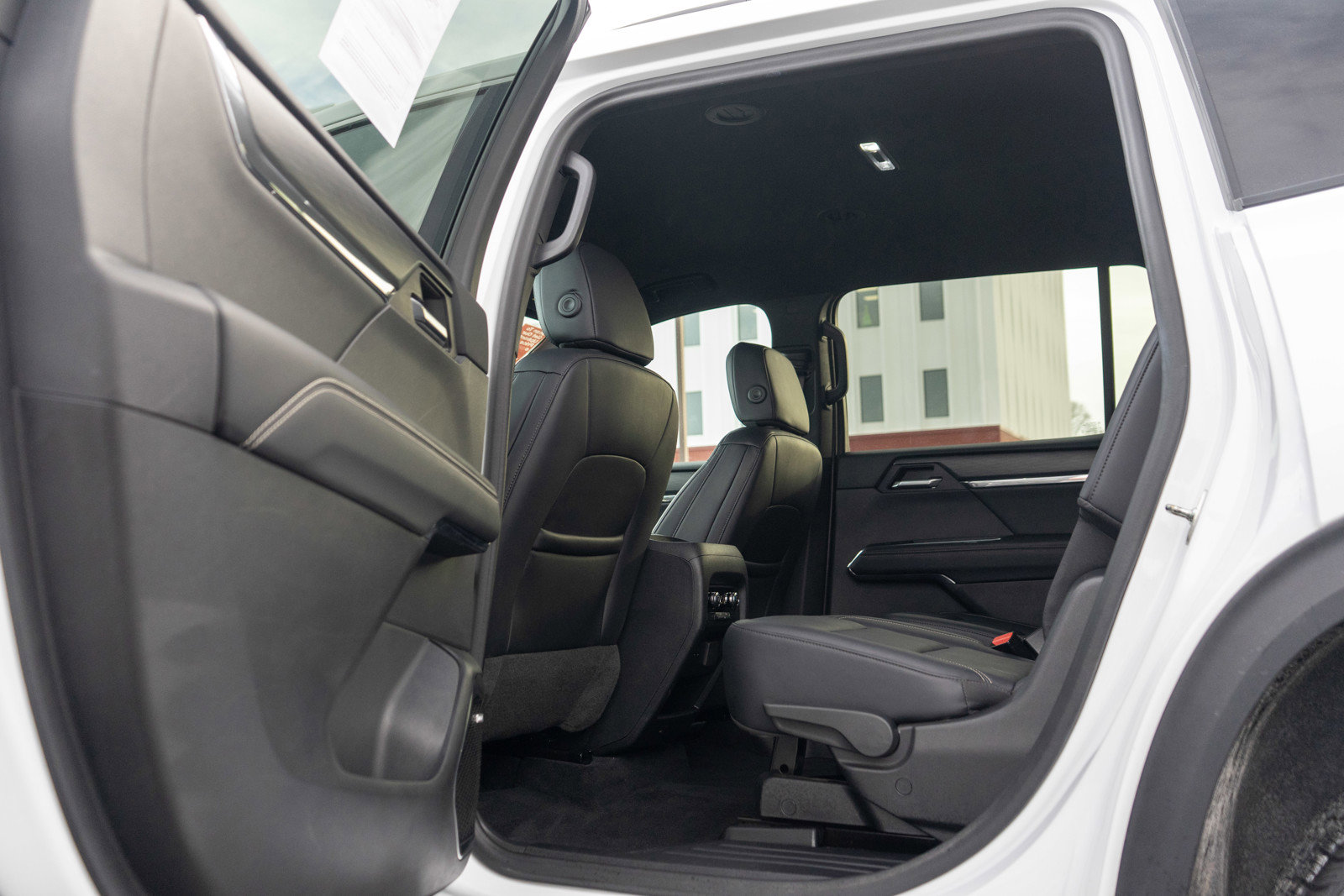 Used 2024 GMC Acadia Elevation image 25