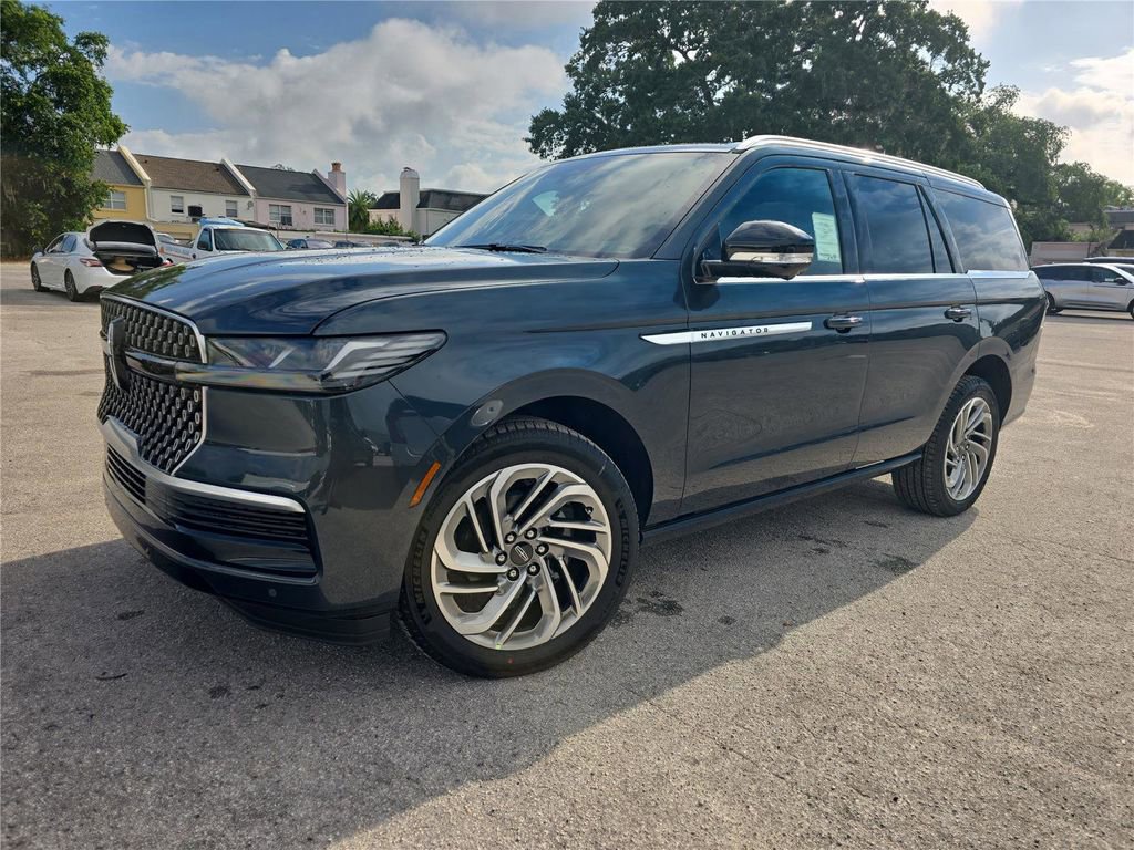 New 2026 Lincoln Navigator Reserve AWD/4WD image 28
