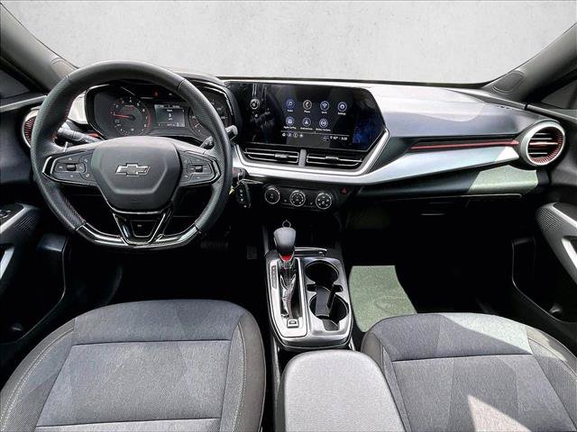Used 2024 Chevrolet Trax RS FWD image 16