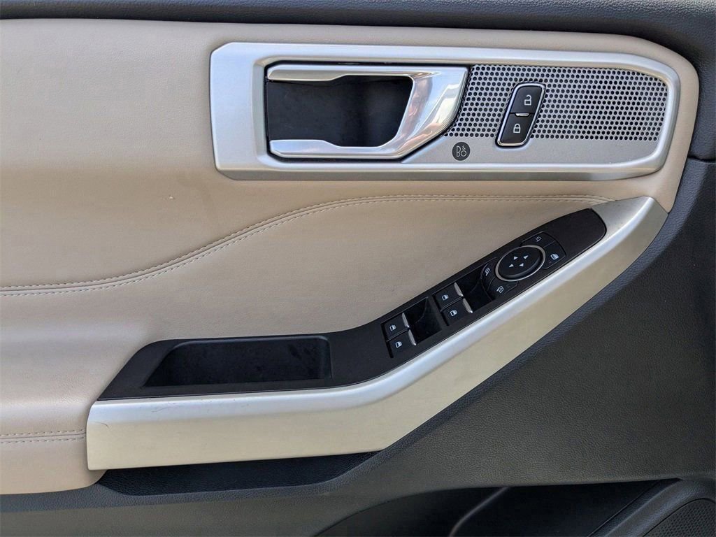 Used 2023 Ford Explorer Limited image 23