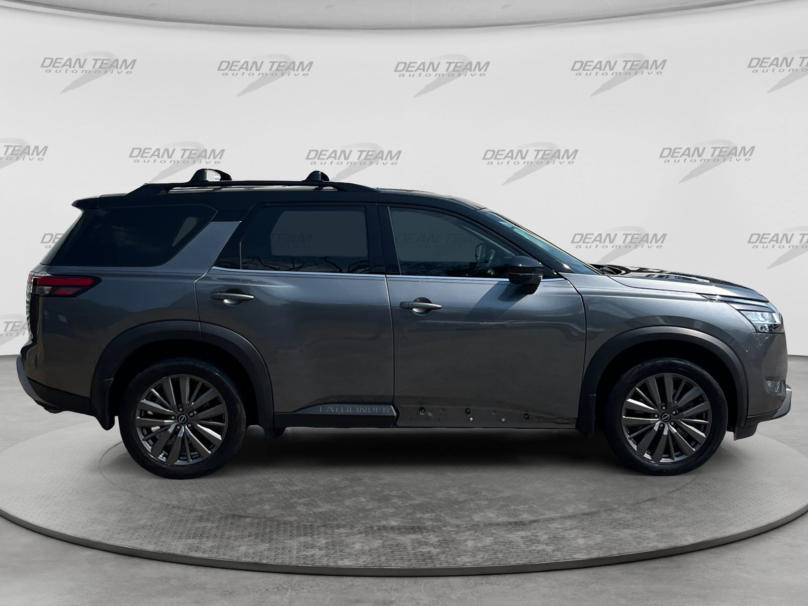 Used 2024 Nissan Pathfinder SL w/ SL Premium Package AWD/4WD image 9