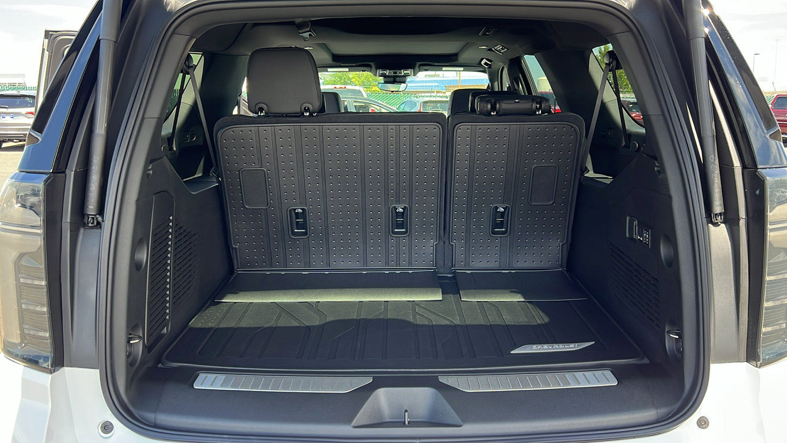 New 2025 Chevrolet Suburban High Country image 12