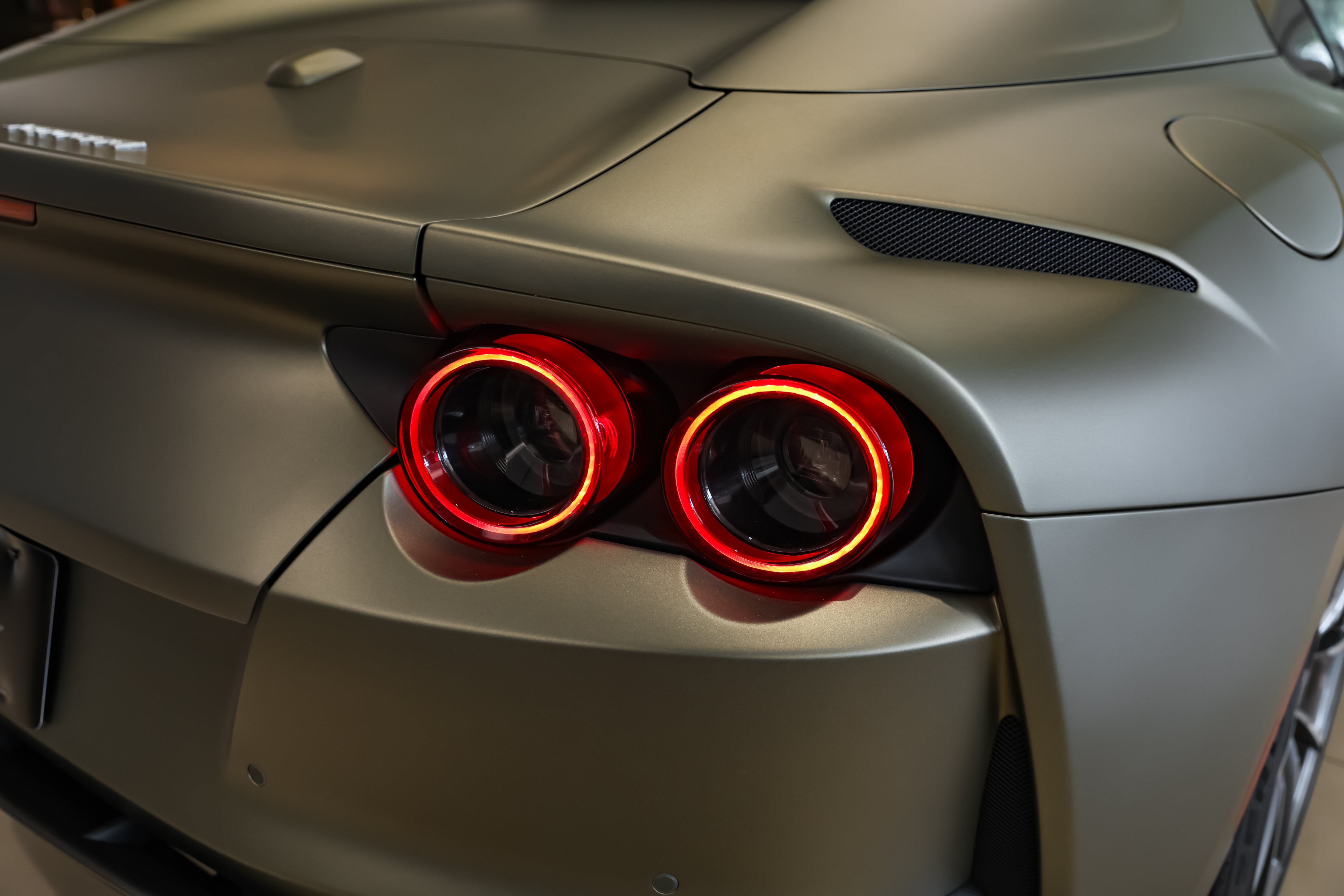 Used 2021 Ferrari 812 GTS RWD image 16