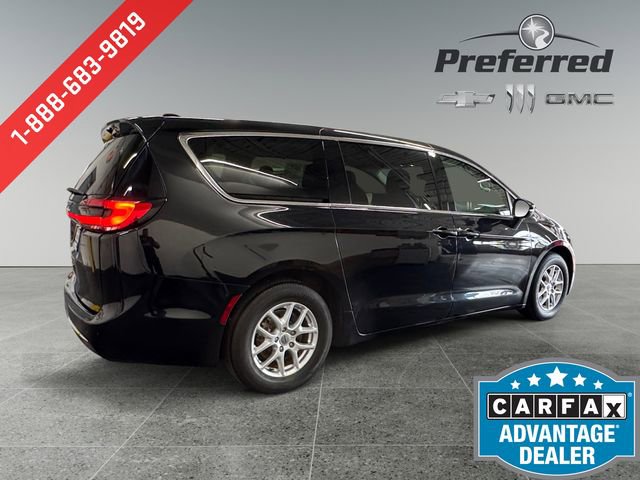 Used 2023 Chrysler Pacifica Touring-L FWD image 18