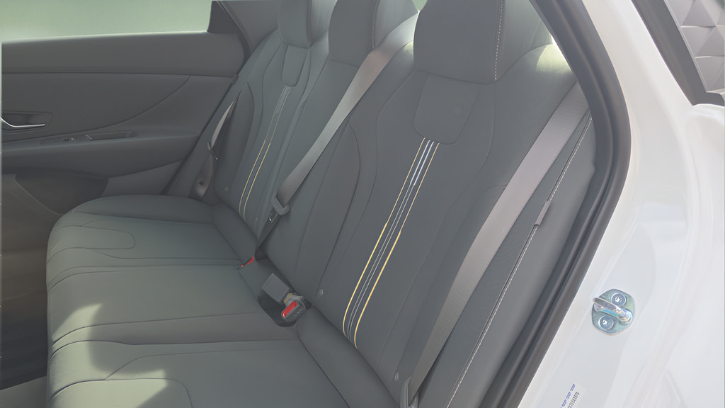 Certified 2026 Hyundai Elantra Sport FWD image 9