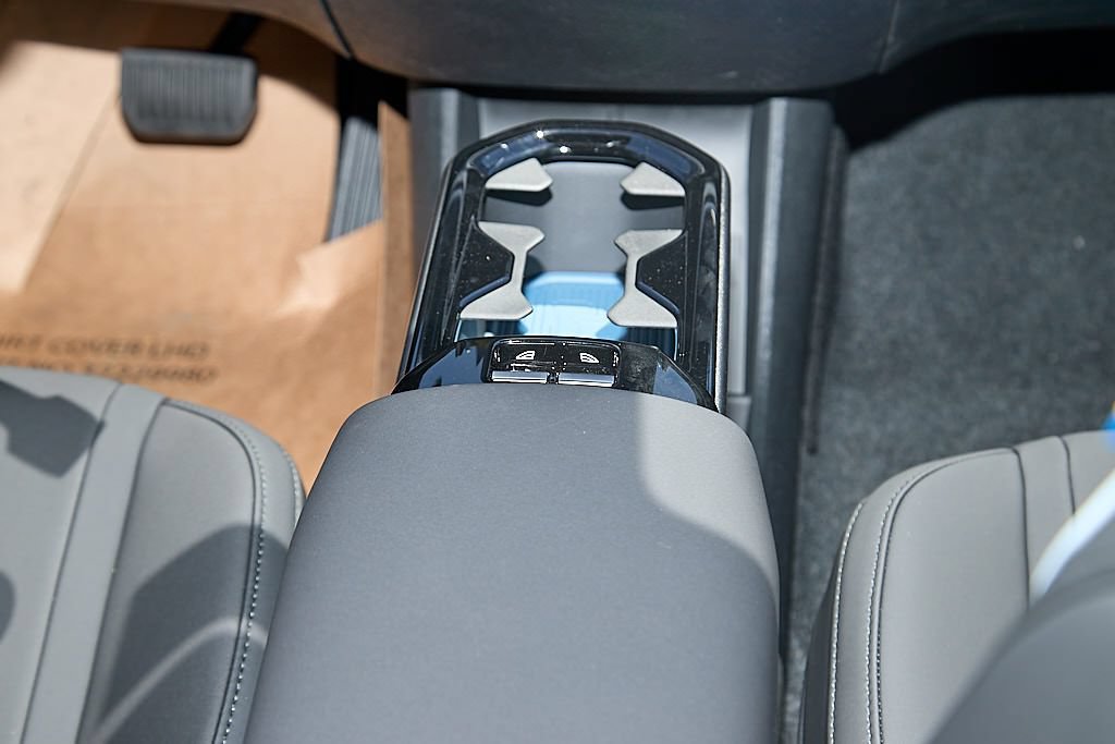 New 2026 Volvo EX30 Plus AWD/4WD image 26