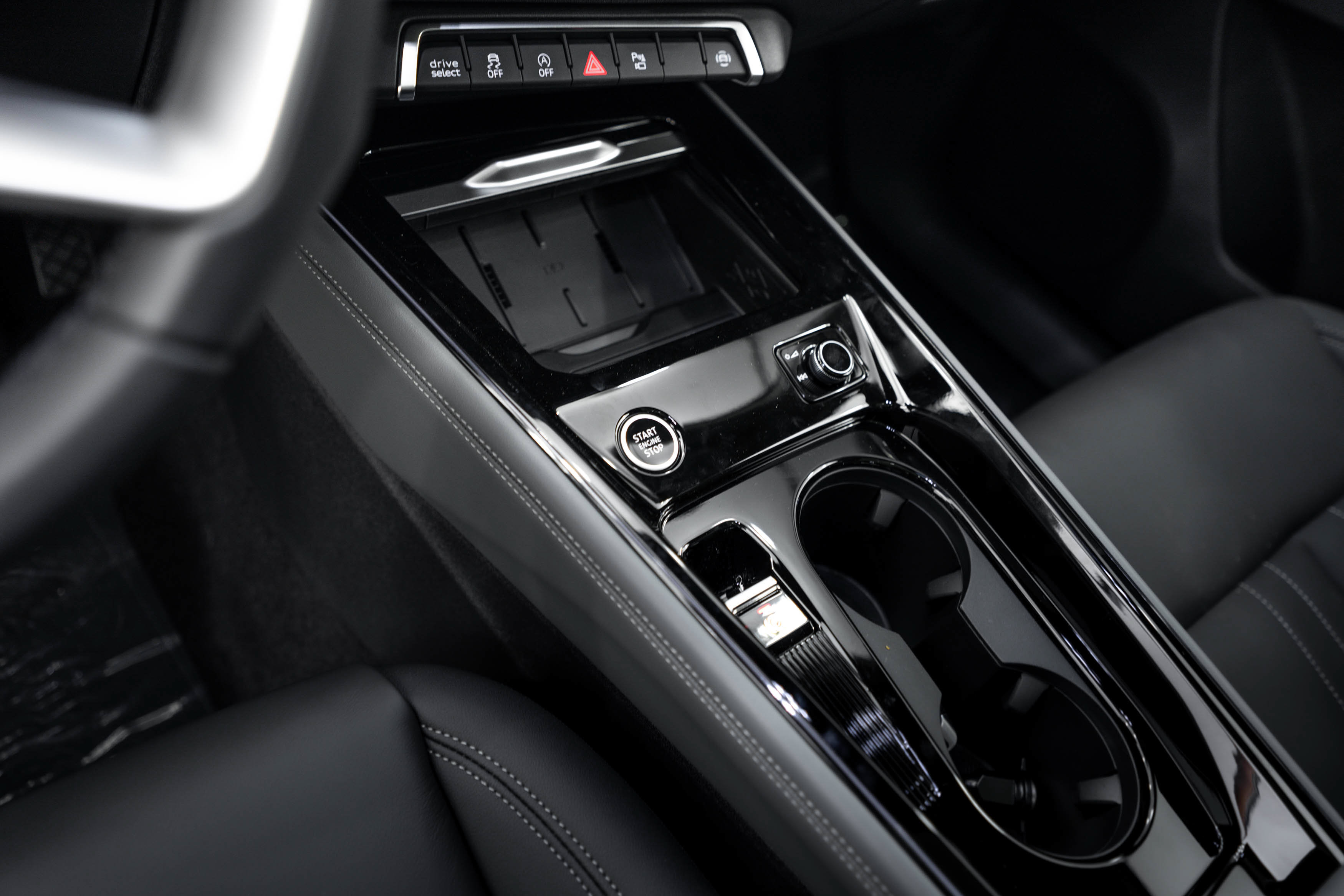 New 2026 Audi Q3 quattro 2.0T AWD/4WD image 10