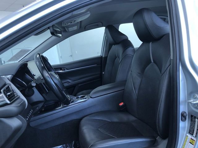 Used 2022 Toyota Camry XSE image 10