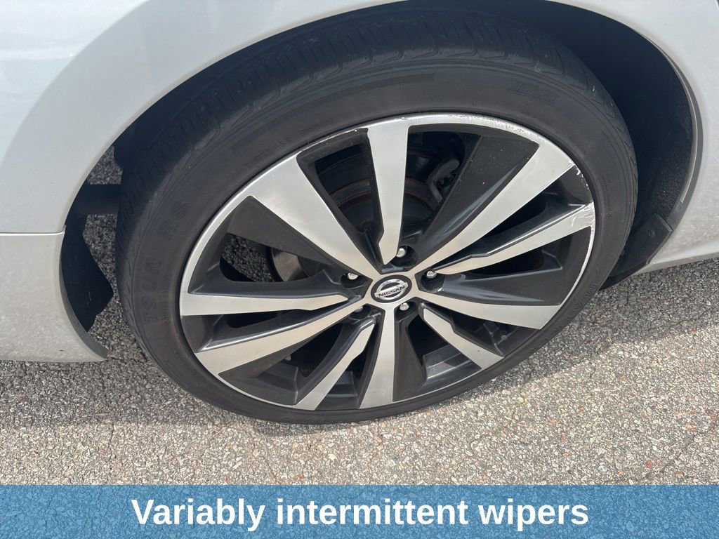 Used 2019 Nissan Altima 2.5 SR FWD image 11