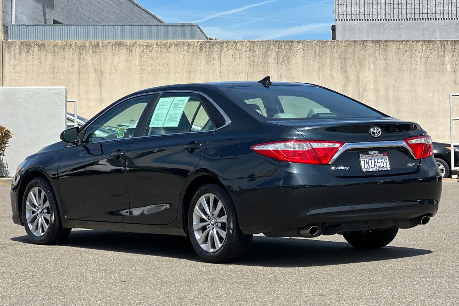 Used 2015 Toyota Camry XLE w/ Advanced Technology Package FWD image 7