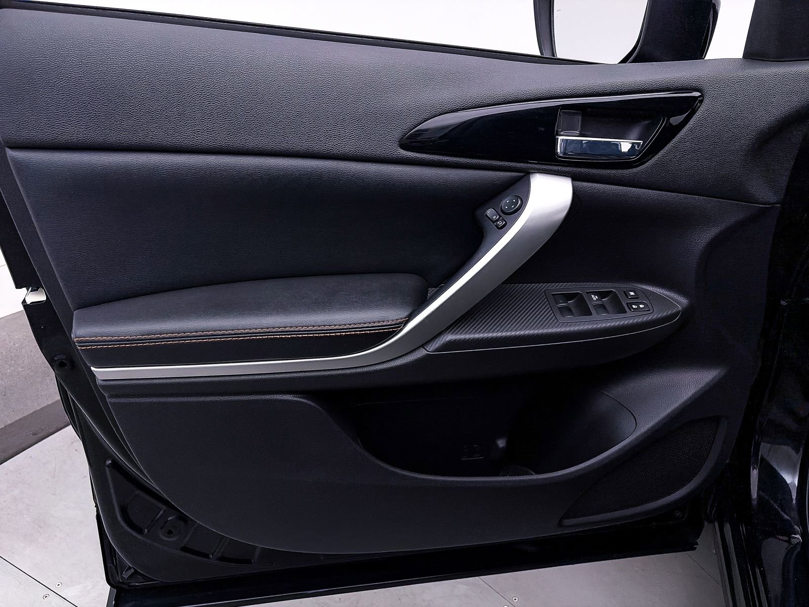 Used 2018 Mitsubishi Eclipse Cross SEL image 10